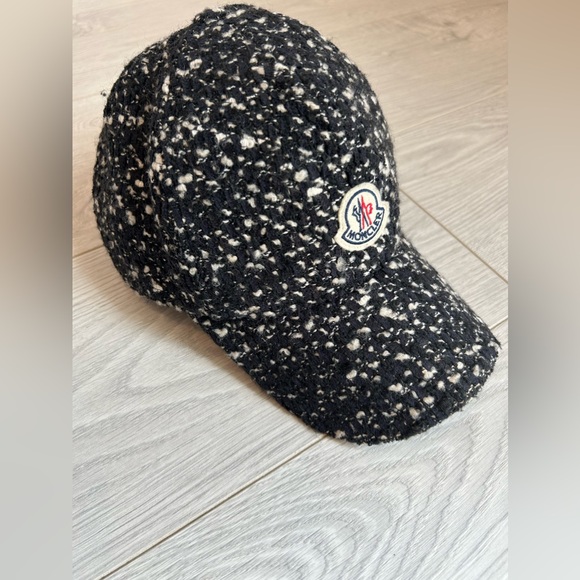 Moncler Boucle speckled logo patch wool blend baseball hat. - Picture 2 of 6